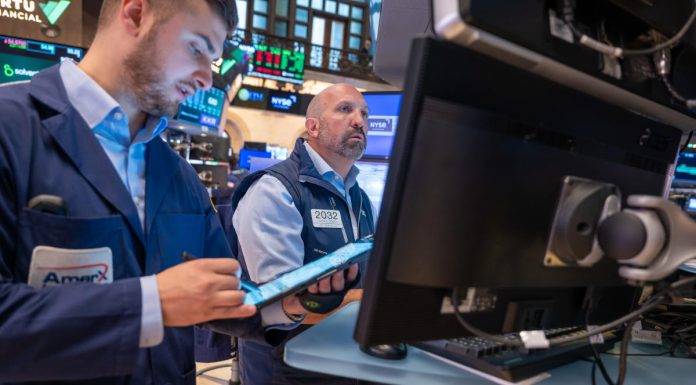 Stocks sell-off goes global as chipmakers plunge: Markets Wrap stocks-sell-off-goes-global-as-chipmakers-plunge:-markets-wrap